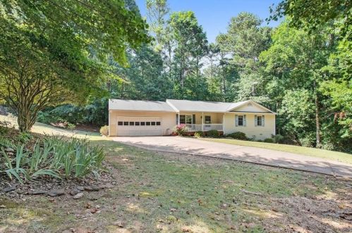 1532 Willow Gate Way, Auburn, GA 30011-3232