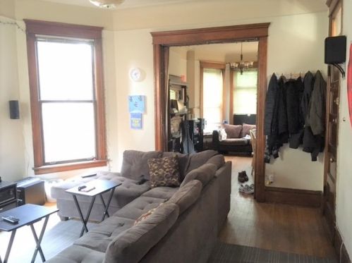 3218 Seminary Ave, Chicago, IL 60657-3311