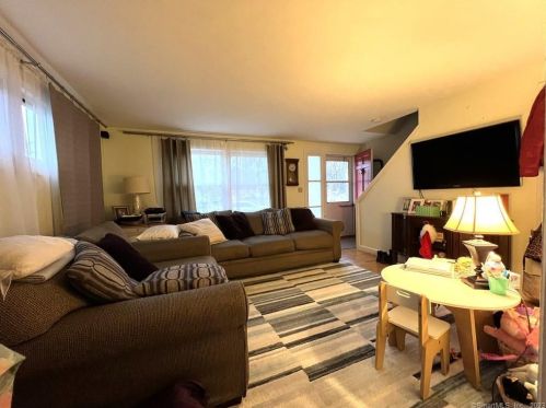 53 Mclaughlin Ter, Derby CT  06418-2126 exterior