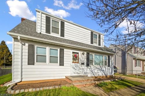 1316 Gress St, Manville, NJ 08835-1135