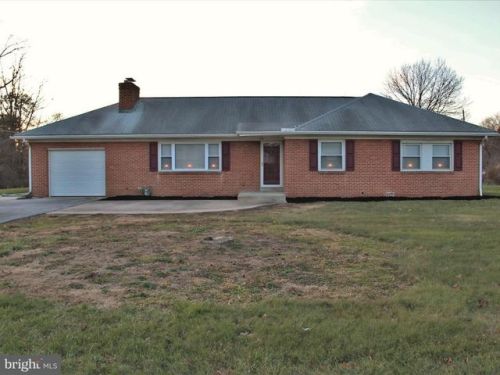 560 Haines Rd, York PA  17402-3507 exterior