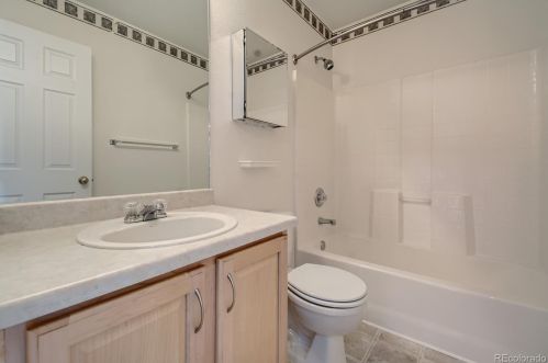 19324 58 Cir, Aurora CO 80019-2095 exterior