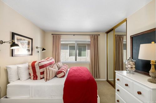 16 Chenile, Irvine CA  92614-7528 exterior