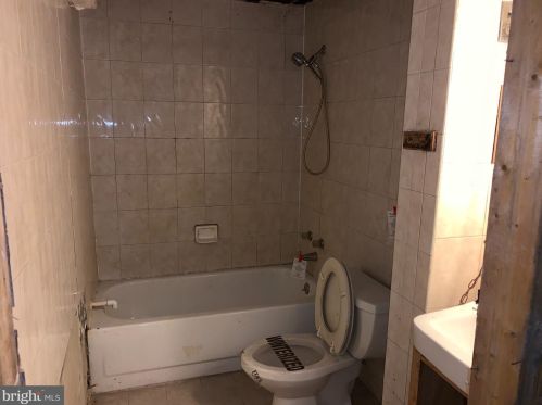 2004 Aventurine Way, Silver Spring MD 20904-5253 exterior