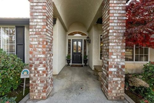 64 Bush Ave, Clovis, CA 93612-0268