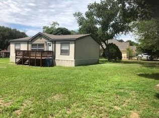 2107 Smith St, Waller, TX 77484-8467