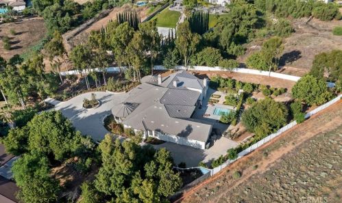 1015 Tiger Tail Dr, Riverside CA  92506-5423 exterior