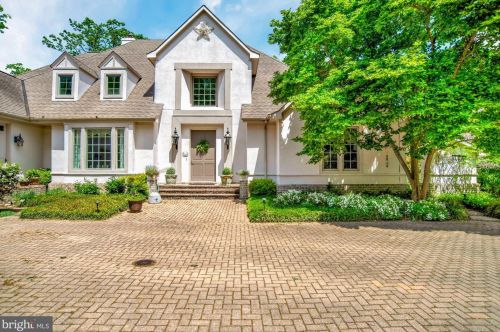 1000 Stonington Dr, Arnold, MD 21012-1658