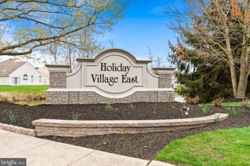 644 Cascade Dr, Mount Laurel, NJ 08054-4927