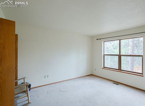 2730 Sunnywood Ave, Woodland Park CO  80863-9401 exterior