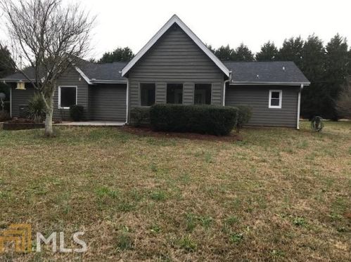 800 Newmorn Dr, Hampton, GA 30228-2001