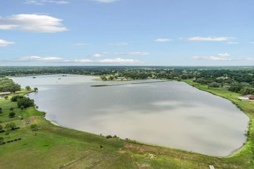 1319 Palomino Trl, Angleton TX 77515-9682 exterior