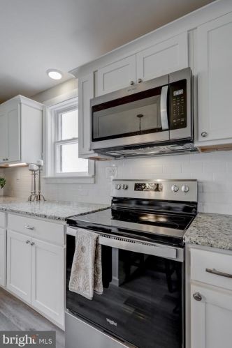 210 Rosedale Ave, Lancaster PA  17603-5708 exterior