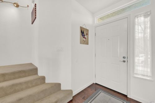 831 Chateau Cir, Vacaville CA  95687-7432 exterior
