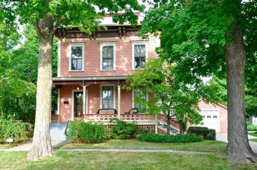 312 Somonauk St, Sycamore, IL 60178-1847