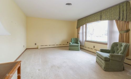2104 Douglas St, Joliet, IL 60435-5629
