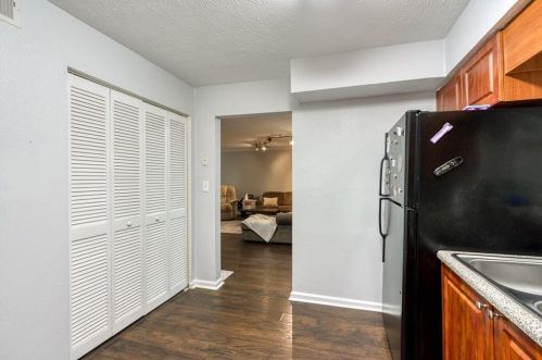 202 Brittany Ct, Duluth GA  30096-2672 exterior