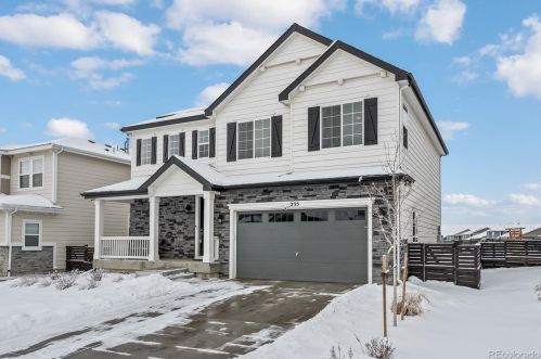 235 Shady Grove Ct, Aurora, CO 80018
