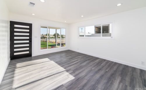 9357 Bellegrave Ave, Riverside CA  92509-2738 exterior