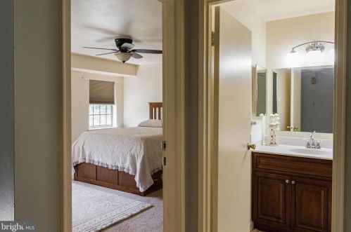 85 Valleybrook Dr, Lancaster PA  17601-4612 exterior