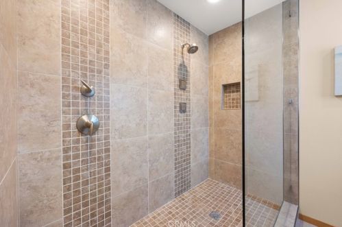 1851 Greenbriar Rd, Glendale CA  91207-1064 exterior