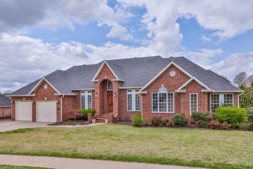 4042 Savannah Ln, Springdale, AR 72762-7995