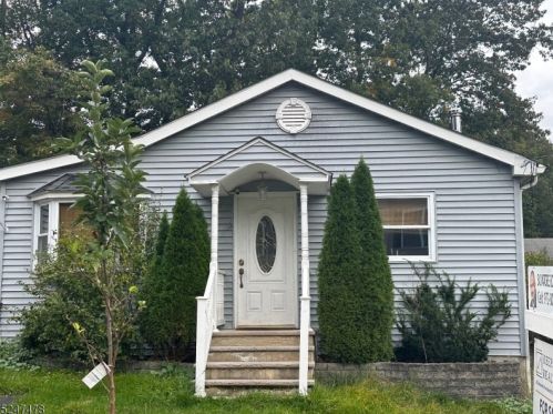331 Brown Trl, Hopatcong, NJ 07843-1107