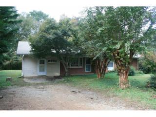 584 White St, Hoschton, GA 30548-6021