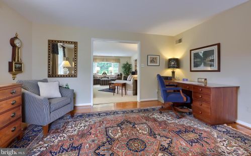 142 Bentley Ln, Lancaster PA  17603-6204 exterior