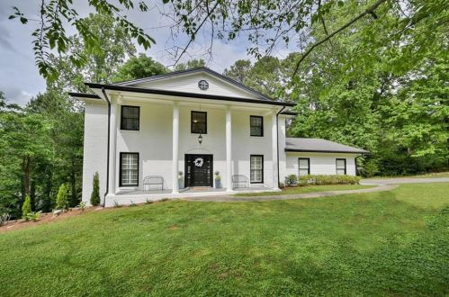 2283 Stratmor Dr, Stone Mountain, GA 30087-1159