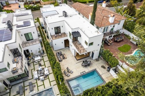 5128 Noble Ave, Van Nuys CA  91403-1376 exterior