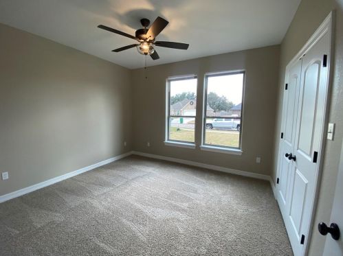 216 Shannon St, Angleton TX 77515-3088 exterior