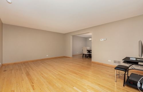 7830 151st St, Orland Park, IL 60462-2932