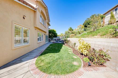 32 Trinity, Irvine CA  92612-3271 exterior