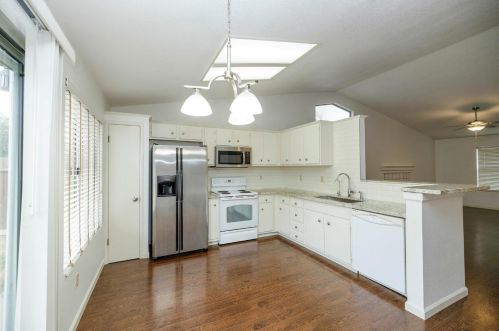 3716 Creedmoor Ave, Modesto, CA 95357-1414