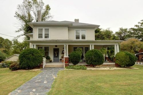 103 6th St, Clarksville, VA 23927-9285