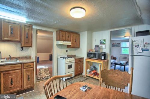 15 Locust St, Duncannon, PA 17020-1117