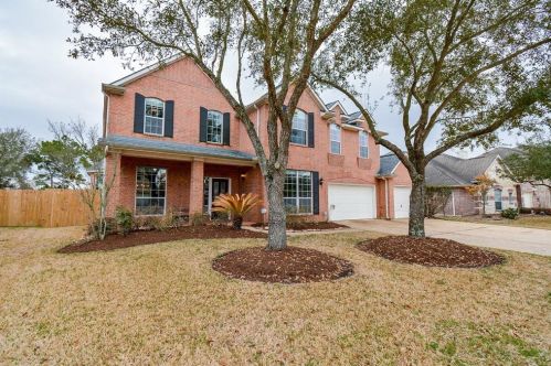 2319 Bending Spring Dr, Pearland, TX 77584-1630