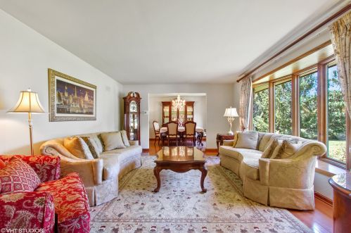 12537 Iroquois Rd, Palos Park, IL 60464-1944