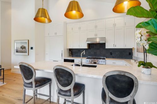 39 Crescent Ave, Sausalito, CA 94965-2313