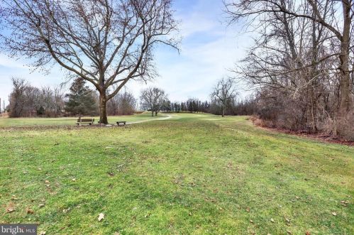 699 Barnstable Rd, Carlisle PA  17015-7425 exterior