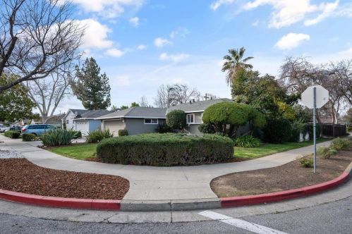 1361 Ridgewood Dr, San Jose, CA 95118-2937