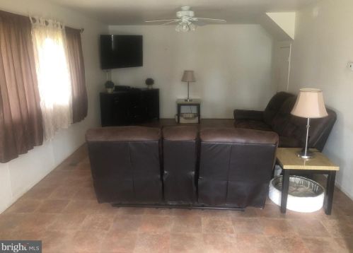 10 Ginger Ln, Willingboro, NJ 08046-3210