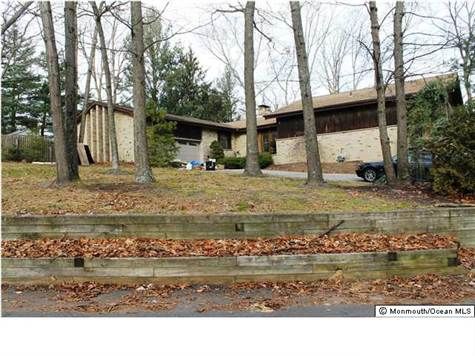17 Elm St, Jackson Twp, NJ 08527-2733