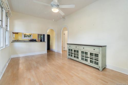 3633 Maunalei Ave, Honolulu HI  96816-2322 exterior