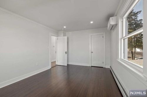 242 Williams Ave, Hasbrouck Heights NJ  07604-2127 exterior