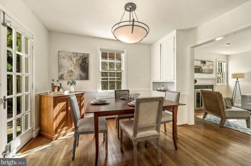 8009 Glenside Dr, Silver Spring MD 20912-7327 exterior