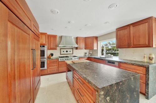 25041 Calle Madera, El Toro, CA 92630-2146