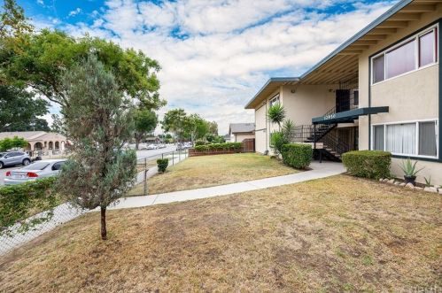 12950 5th St, Chino, CA 91710-4164