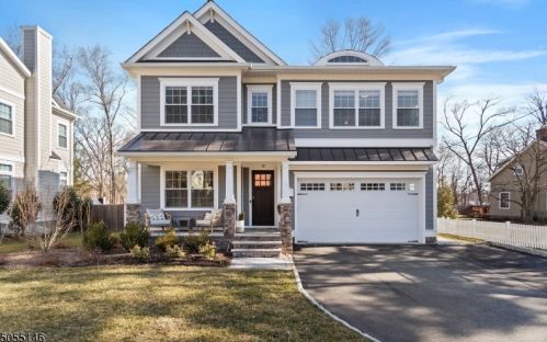 32 Kings Rd, Chatham Township, NJ 07928-2109